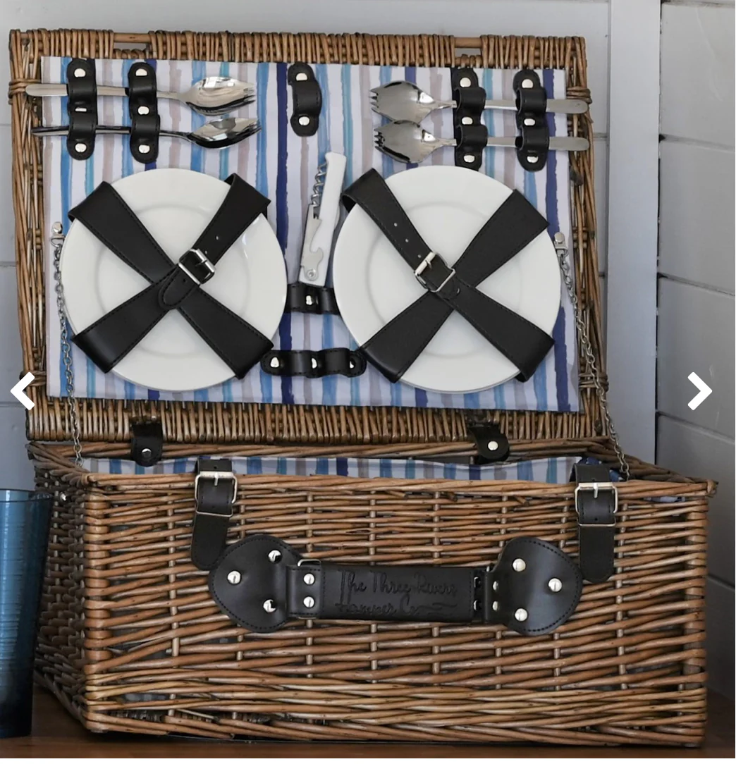 Beau & Elliot St Ives 4 Person Luxury Picnic Basket - Image 3