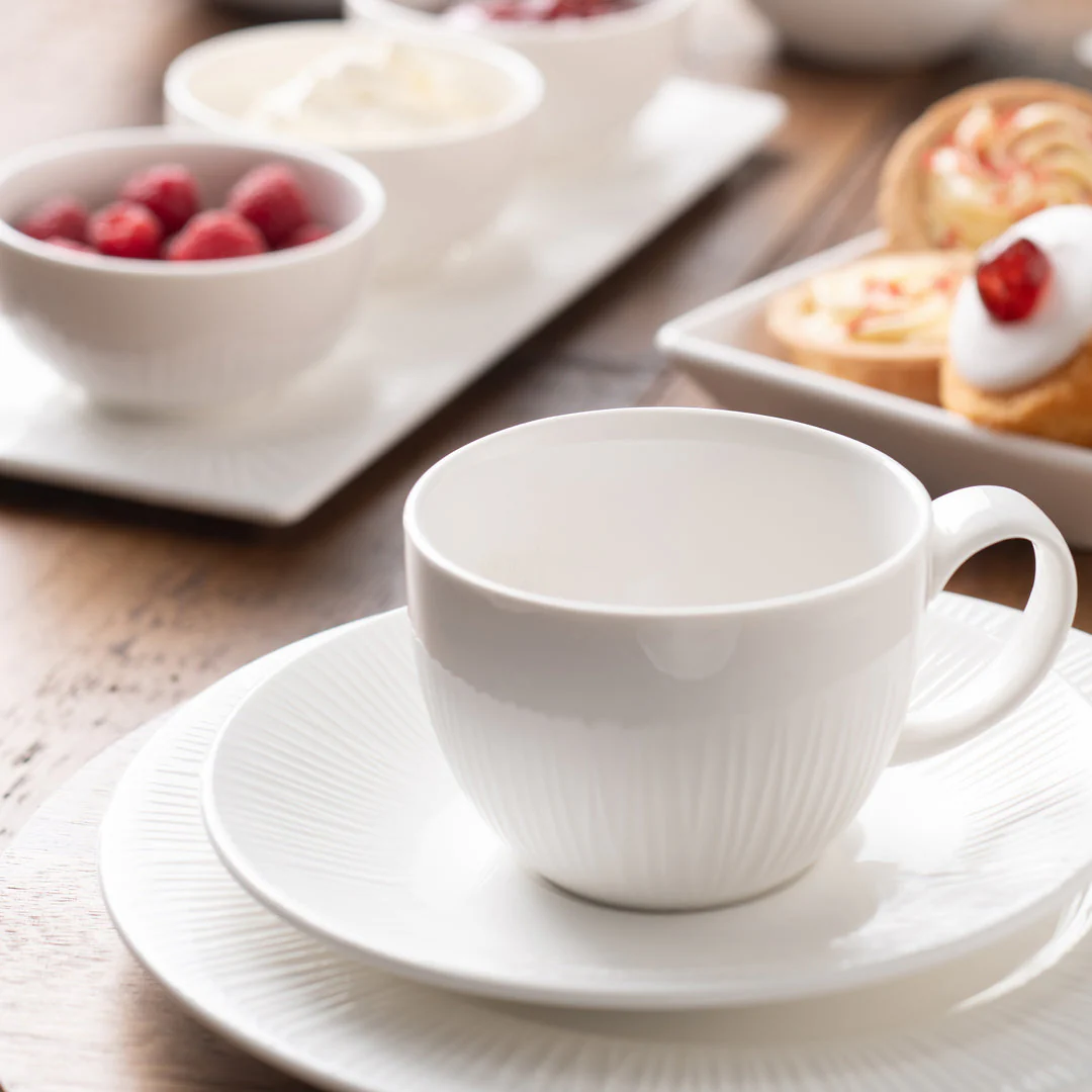 Belleek Living Erne Teacup and Saucers Set of 4 - Image 3