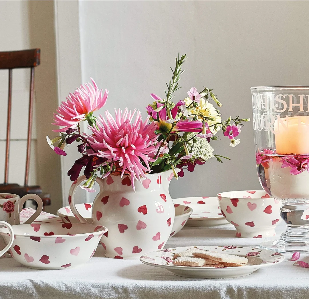 Emma Bridgewater Pink Hearts 10 1/2 Inch Dinner Plate - Image 2