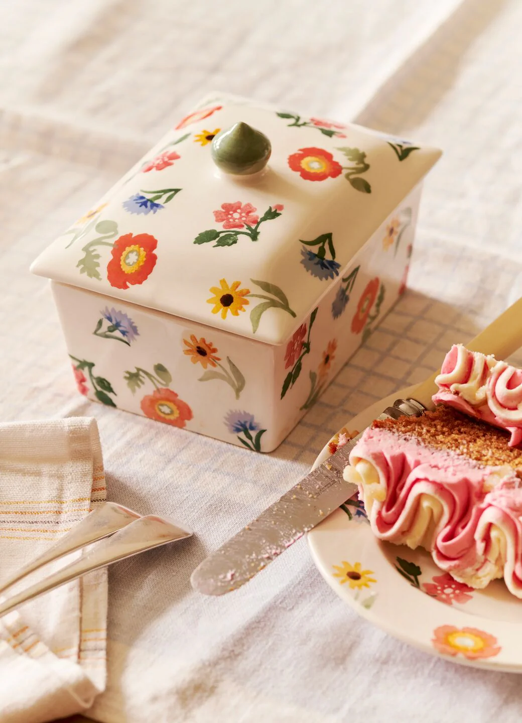 Emma Bridgewater Poppies & Pinks Small Butter Dish - Image 2