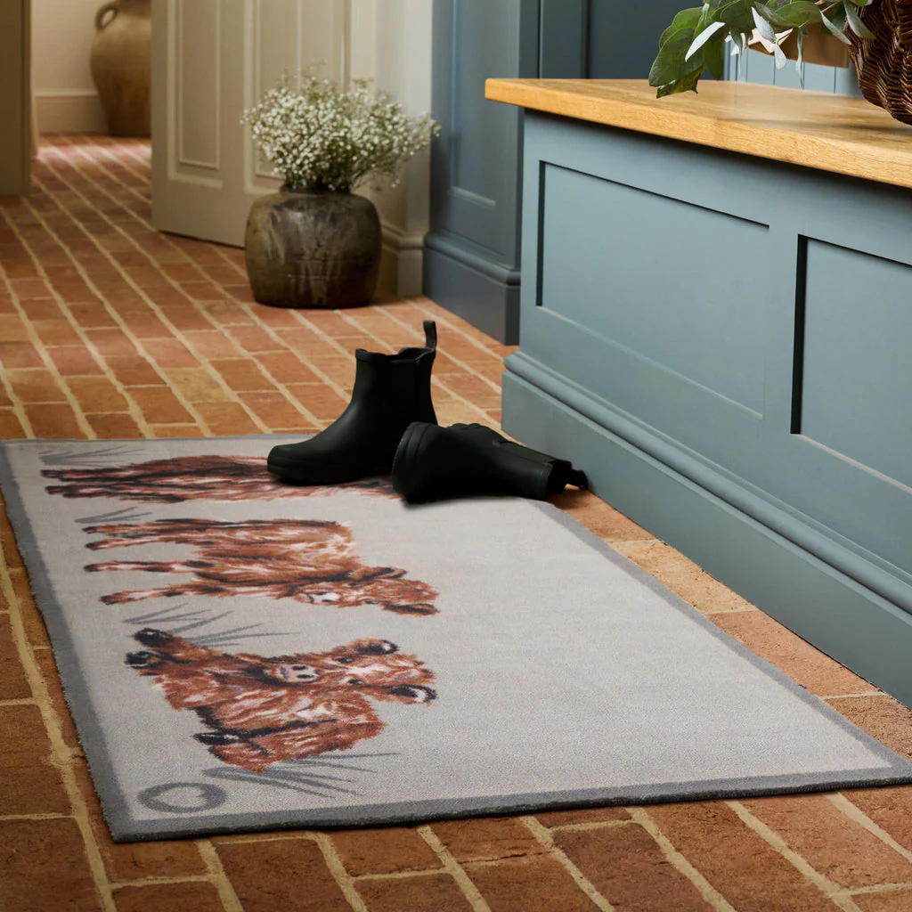 Hug Rug Heritage Highland Cow Washable Runner 65x150cm - Image 2