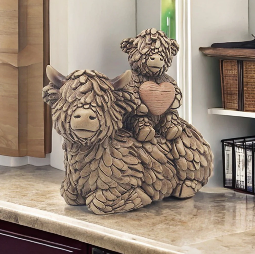 JD Hughie Highland Cow Heart Lying