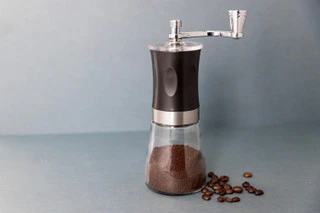 KC La Cafetiere Manual Coffee Grinder - Image 3