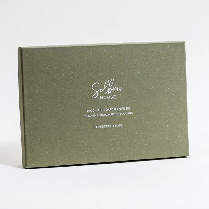 Selbrae House Oak Cheese Board & Knife Set - Highland Cow - Image 3