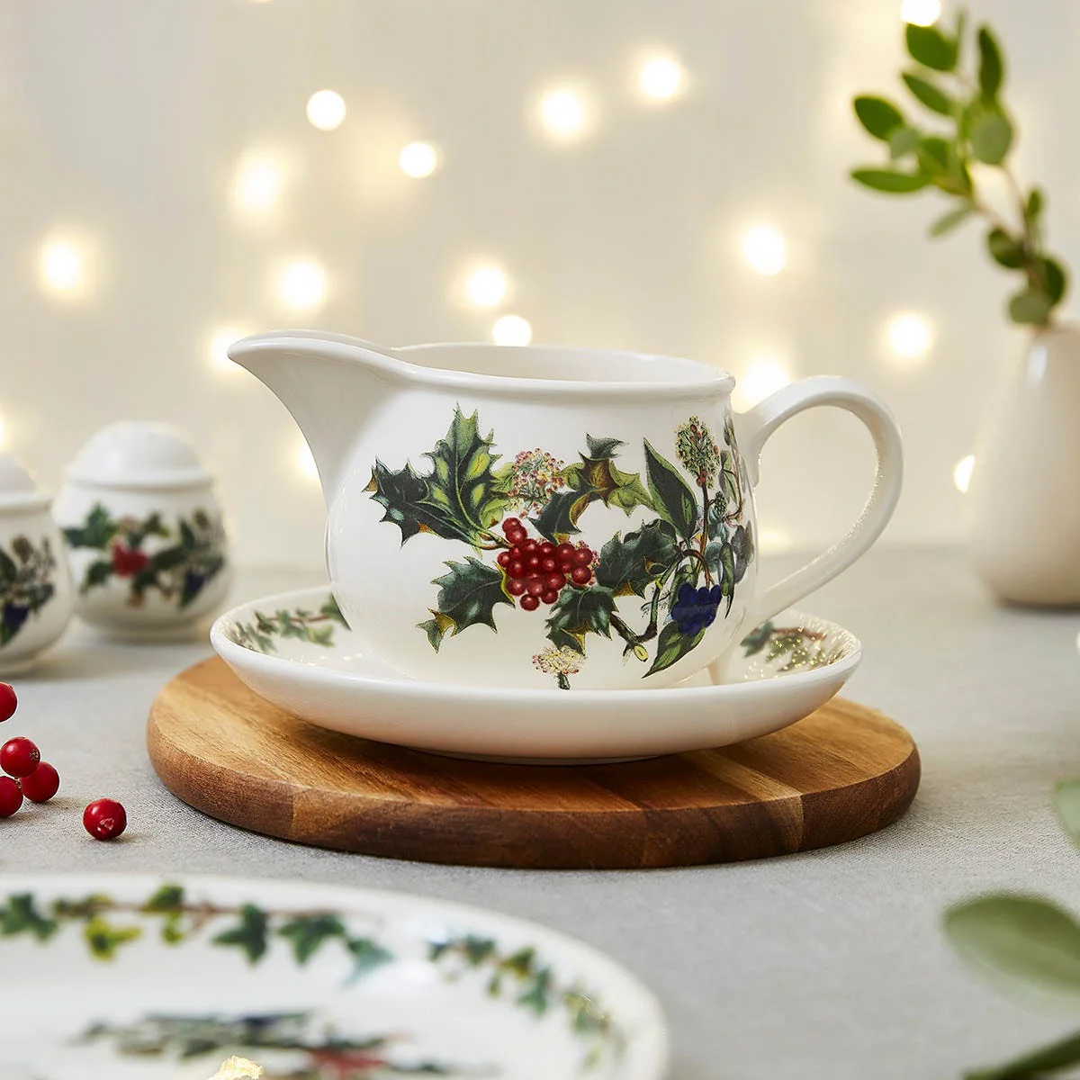 Portmeirion The Holly and the Ivy Gravy Boat & Stand - Image 2