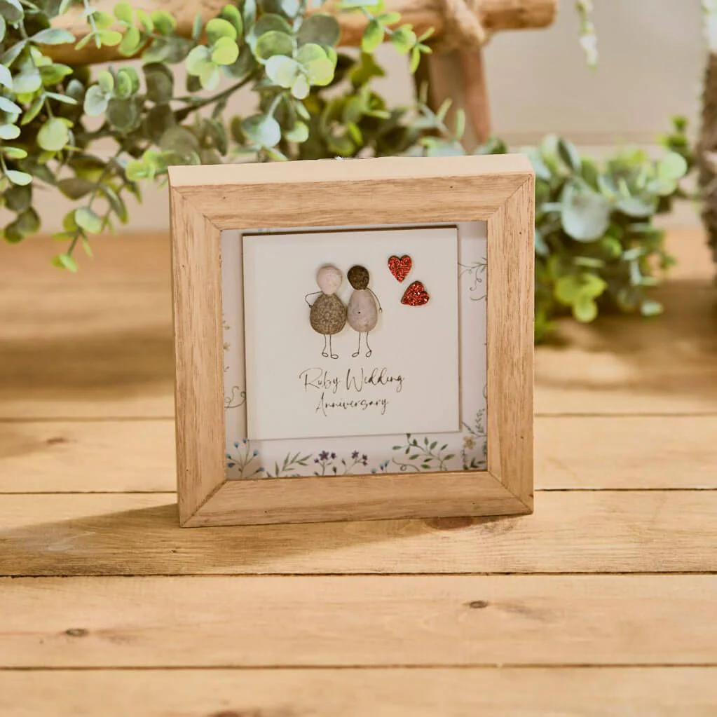 RL RUBY WEDDING ANNIVERSARY RESIN COUPLE WITH WOOD FRAMED SHADOW BOX - Image 2