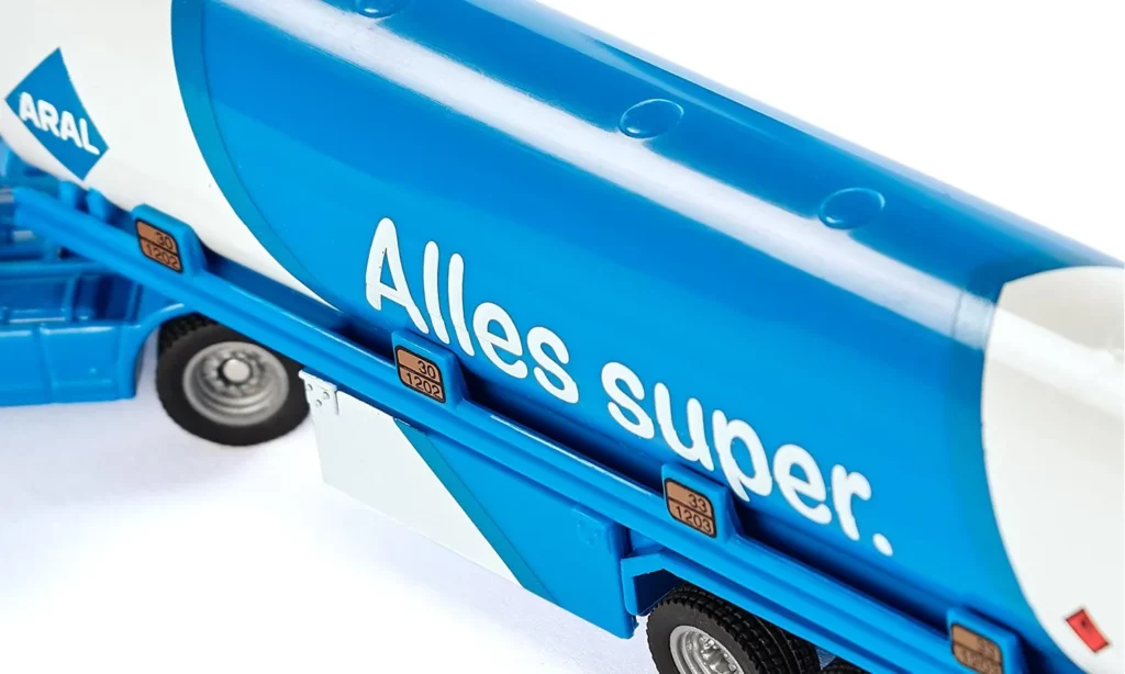 SIKU 1:87 ARAL TANKER WITH TRAILER - Image 2