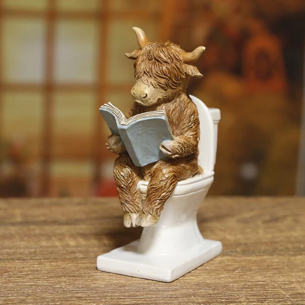 Straits Highland Cow Bathroom Time 15cm