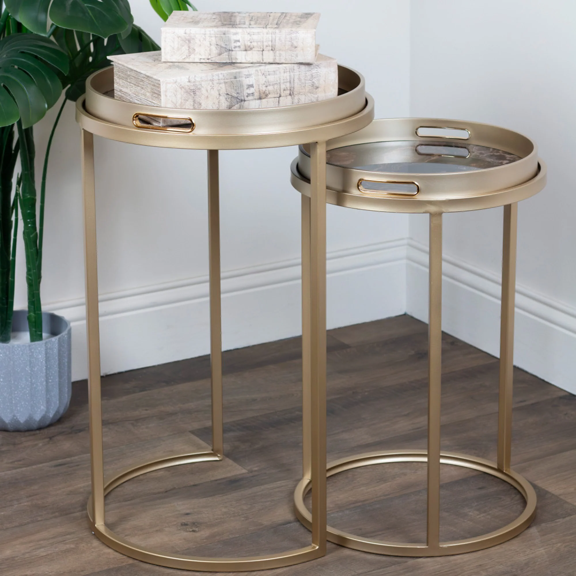 Tara Living Nyra set of 2 Tray Tables Marble Gold - Image 2