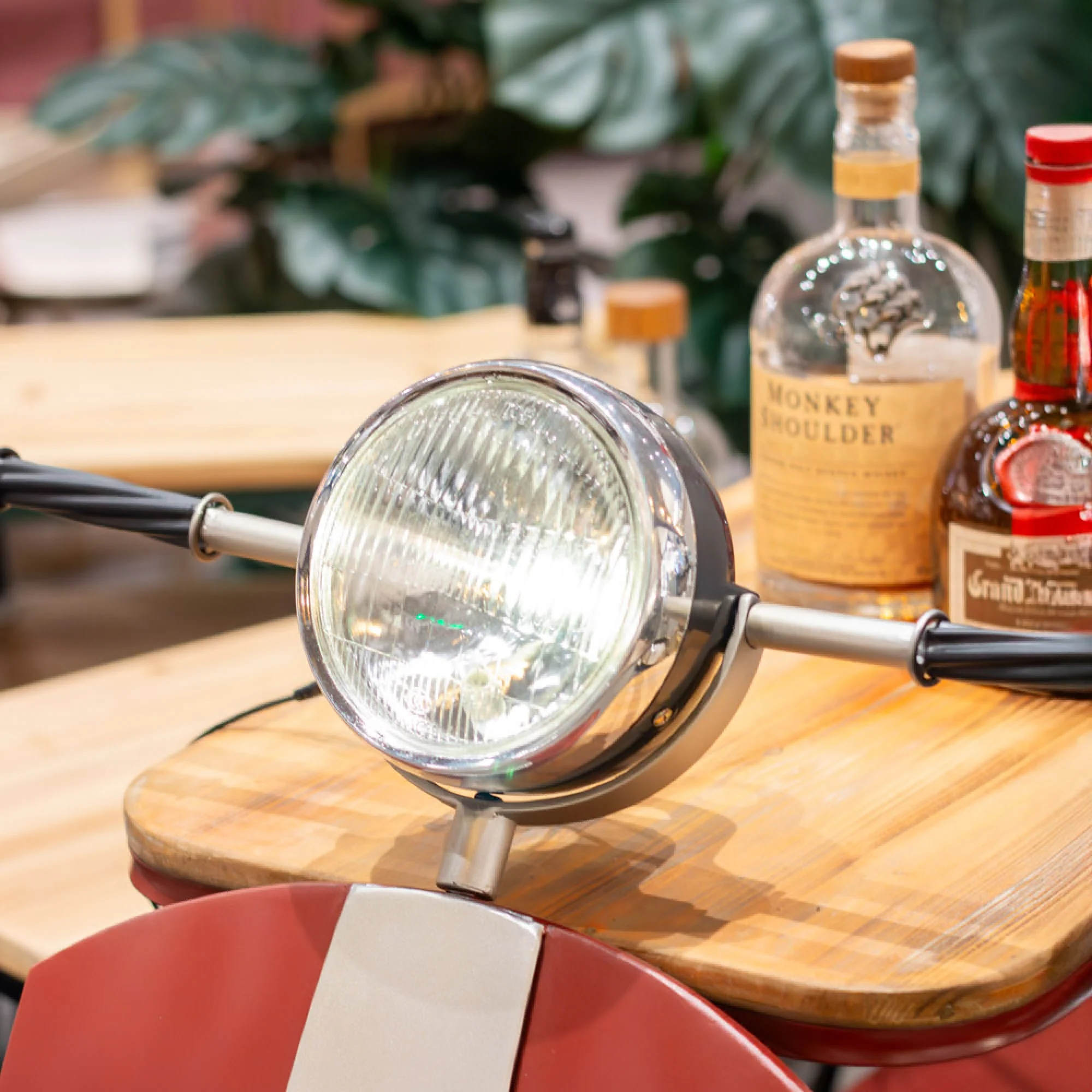 Tara Living Vespa Scooter Drinks Bar Red - Image 3