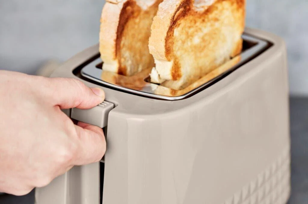Tower Solitaire 2 Slice Toaster Latte - Image 4
