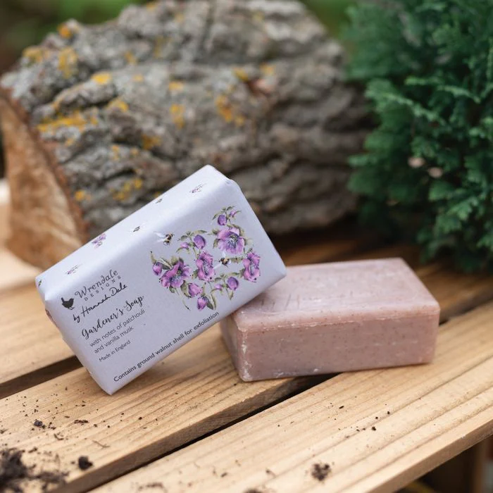 Wrendale Gardener's Soap - Patchouli and Vanilla Musks - Image 2